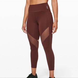 Lululemon X Barry’s Stronger As One 25” Tight in Midnight Maroon. Women’s size 6